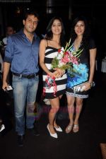 Shweta Tiwari at Teejay Sidhu_s birthday bash in China Garden, Khar on 21st June 2011 (42).JPG
